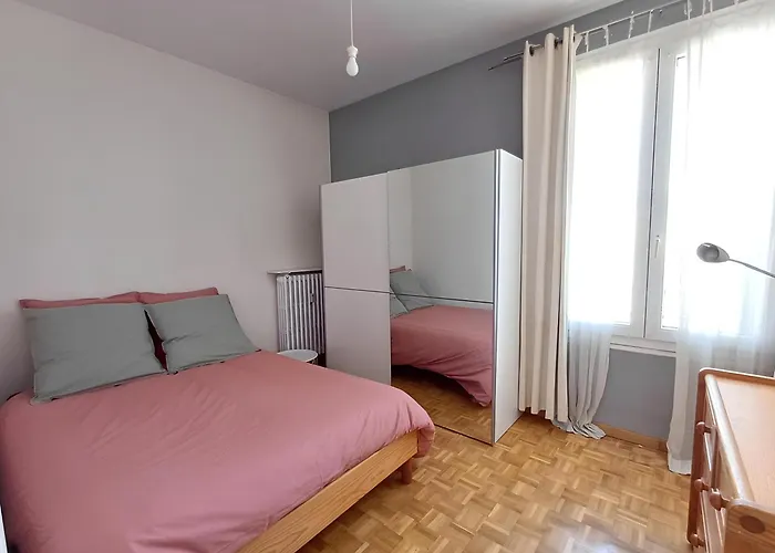 Au Pied De La Gare Et Centre - 2 - Spacieux