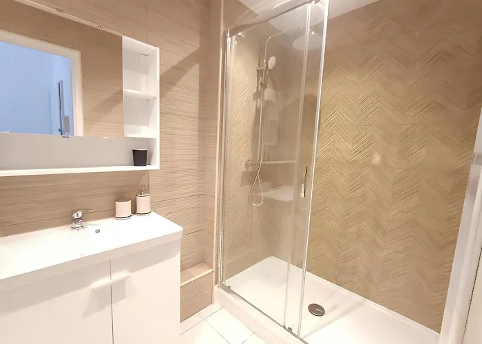 Appartement Au Pied De La Gare Et Centre - 2 - Spacieux *