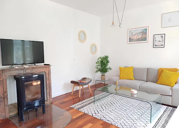 Au Pied De La Gare Et Centre - 2 - Spacieux *